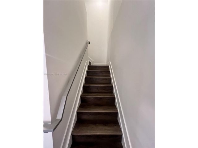 [PHOTO]