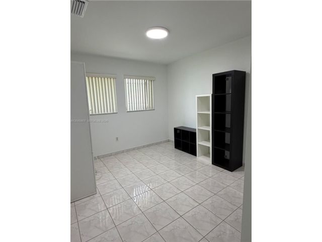 [Miami Real Estate, listing number 3349676]