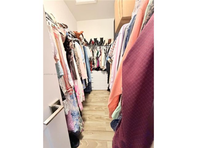 [PHOTO]