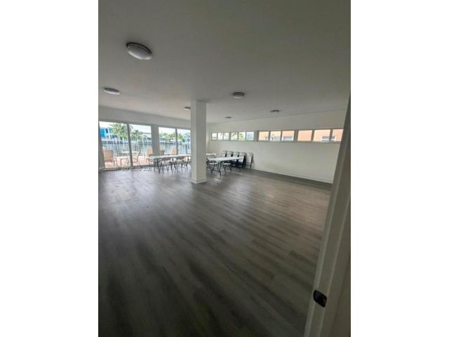 [PHOTO]
