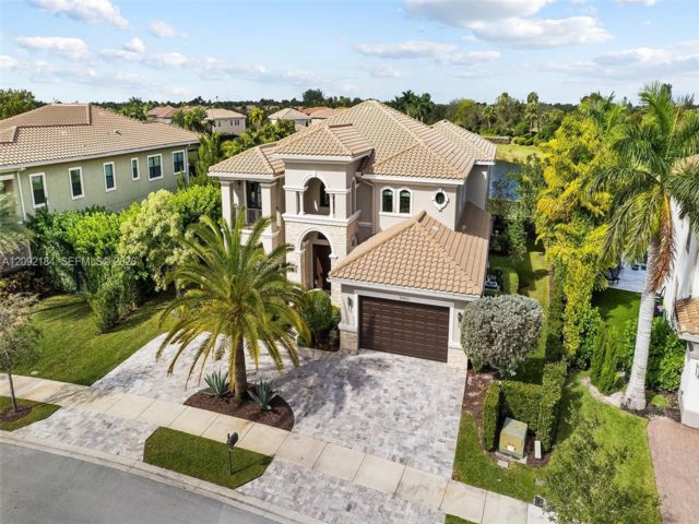  6 BR,  4.50 BTH &nbsp; style home in Parkland