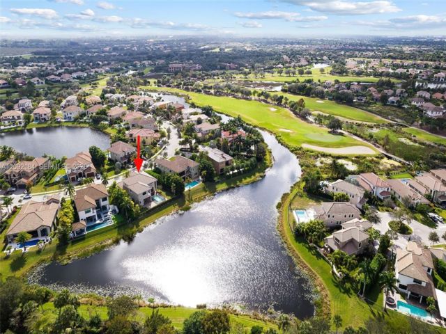 [PHOTO]