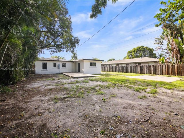  3 BR,  1.00 BTH &nbsp; style home in Fort Lauderdale