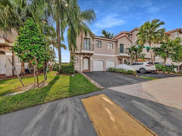 [Sunrise Real Estate, listing number 3349714]