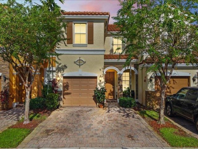 [Davie Real Estate, listing number 3349715]