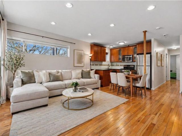 Studio,  3.00 BTH &nbsp;Condo style home in Brooklyn