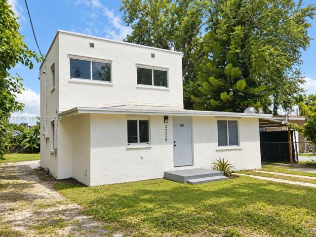  3 BR,  2.50 BTH &nbsp; style home in Miami