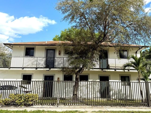 1 BR,  1.00 BTH &nbsp; style home in Miami