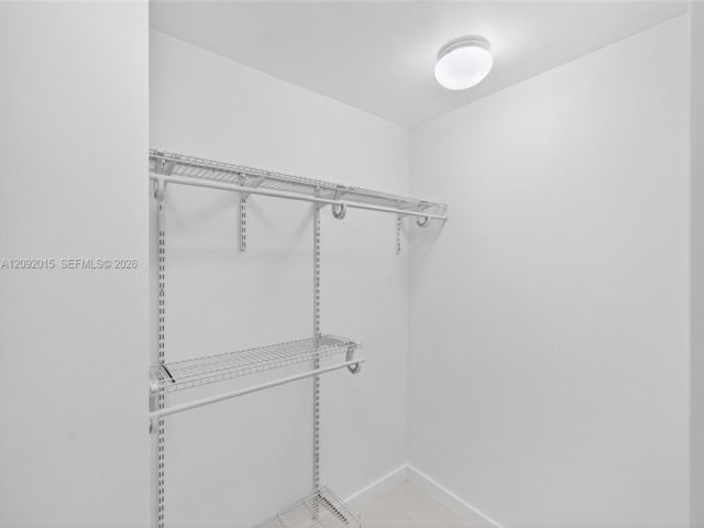 [PHOTO]