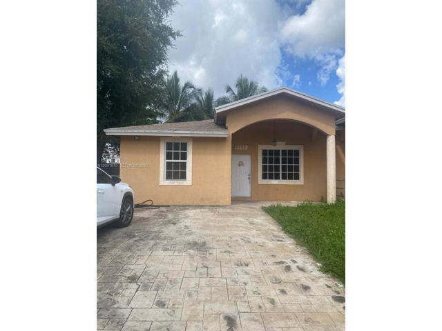  3 BR,  2.00 BTH &nbsp; style home in Miami