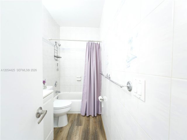 [PHOTO]