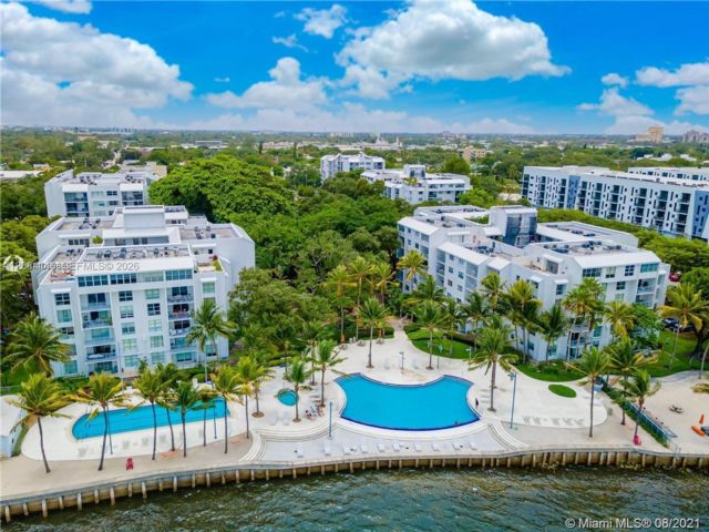  2 BR,  2.00 BTH &nbsp; style home in El Portal