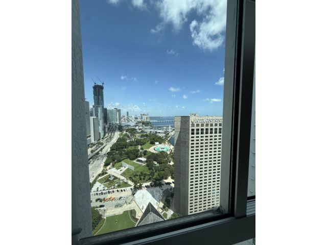 [PHOTO]