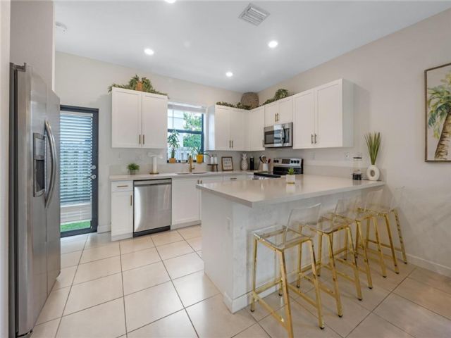  3 BR,  2.50 BTH &nbsp;Townhouse style home in Fort Lauderdale