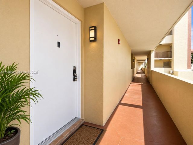  1 BR,  2.00 BTH &nbsp; style home in Miami