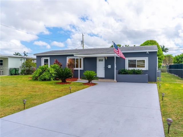  4 BR,  2.00 BTH &nbsp; style home in Homestead