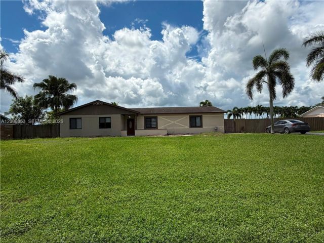  4 BR,  2.00 BTH &nbsp; style home in Homestead