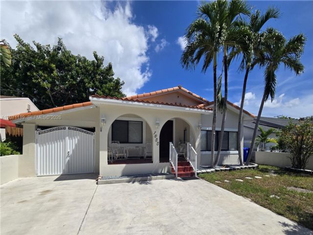  5 BR,  2.00 BTH &nbsp; style home in Coral Gables