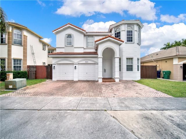  5 BR,  4.50 BTH &nbsp; style home in Medley
