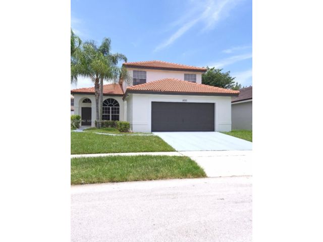  4 BR,  3.00 BTH &nbsp; style home in Hollywood