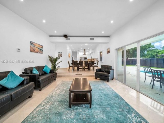  5 BR,  3.00 BTH &nbsp; style home in Miami
