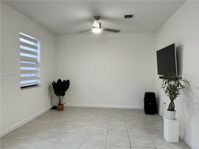 [PHOTO]