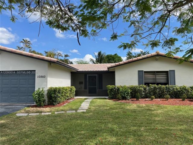  4 BR,  2.00 BTH &nbsp; style home in Coral Springs