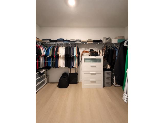 [PHOTO]