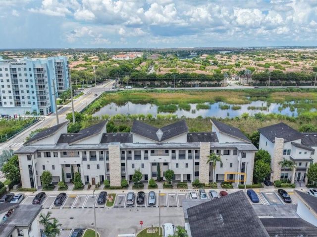 [PHOTO]