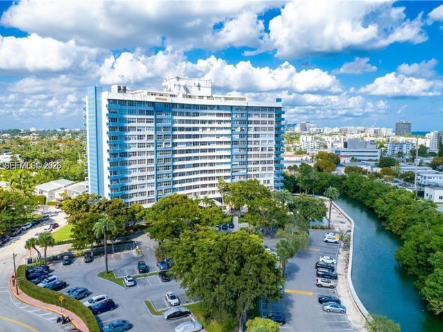  3 BR,  2.00 BTH &nbsp; style home in Miami Beach