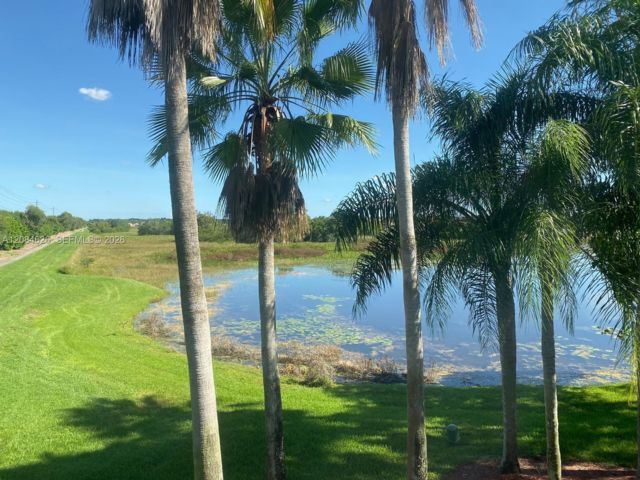  3 BR,  2.50 BTH &nbsp; style home in Weston