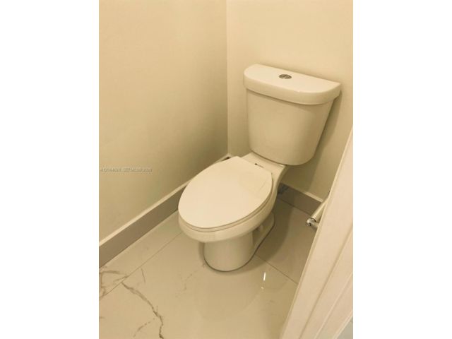 [PHOTO]