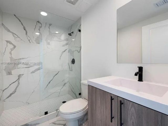[PHOTO]