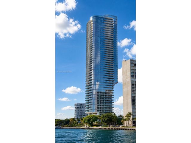  2 BR,  2.00 BTH &nbsp; style home in Miami