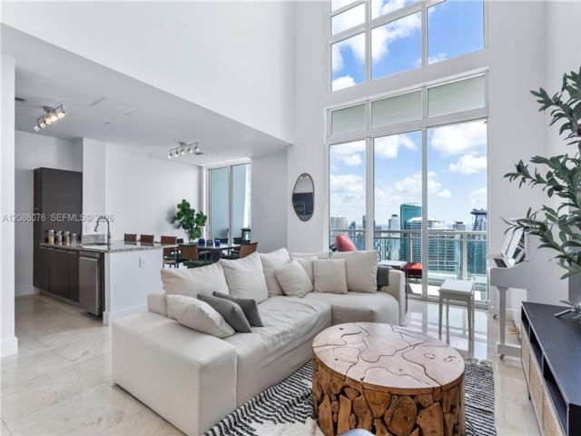  3 BR,  3.00 BTH &nbsp; style home in Miami
