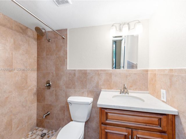 [PHOTO]