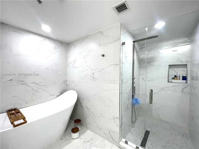 [PHOTO]