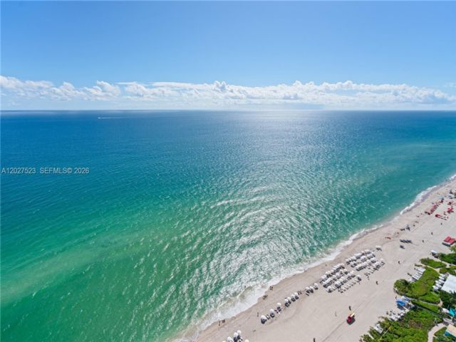  2 BR,  3.00 BTH &nbsp; style home in Aventura