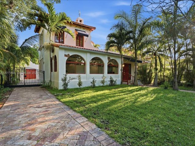  3 BR,  2.50 BTH &nbsp; style home in Coral Gables