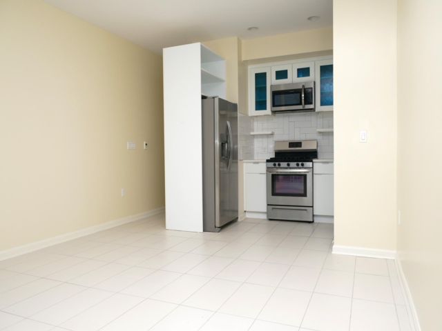 [Rockaway Beach Real Estate, listing number 3350023]
