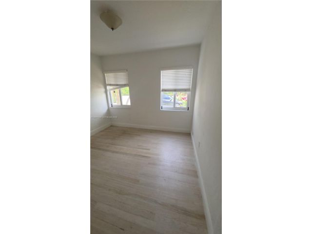 [PHOTO]