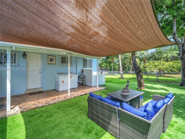  2 BR,  1.00 BTH &nbsp; style home in Miami