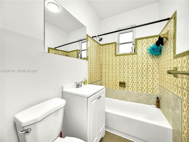 [PHOTO]