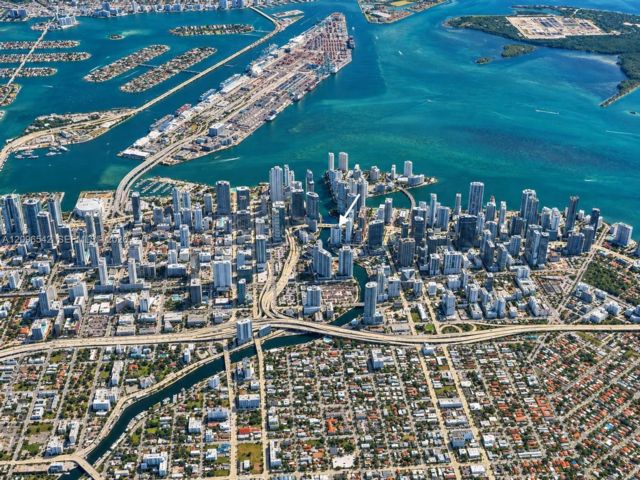  2 BR,  2.50 BTH &nbsp; style home in Miami