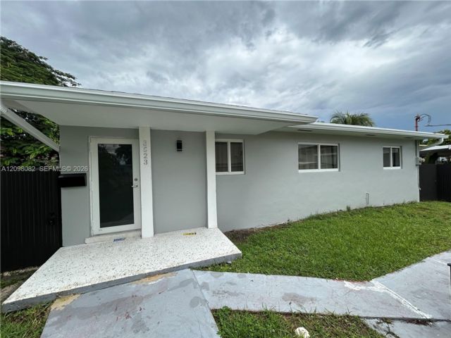  3 BR,  2.00 BTH &nbsp; style home in Miami