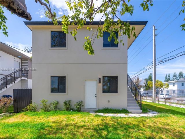  3 BR,  2.00 BTH &nbsp; style home in Miami