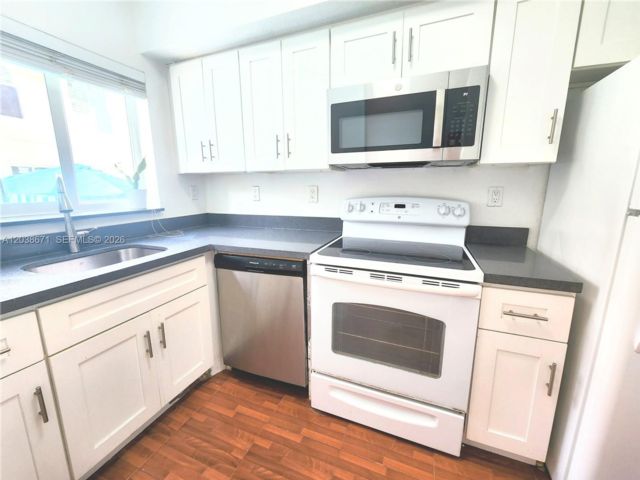  2 BR,  1.00 BTH &nbsp; style home in El Portal