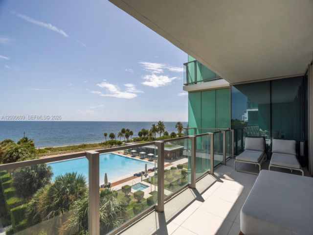  3 BR,  3.50 BTH &nbsp; style home in Key Biscayne