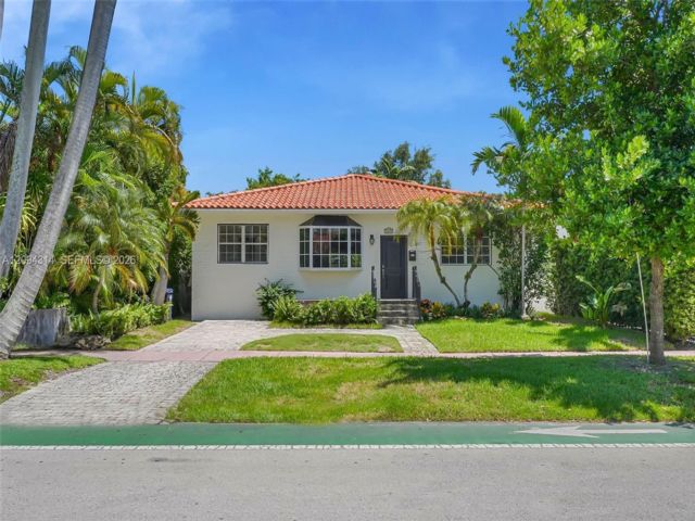  4 BR,  2.50 BTH &nbsp; style home in Miami Beach