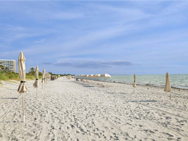 3 BR,  3.00 BTH &nbsp; style home in Key Biscayne